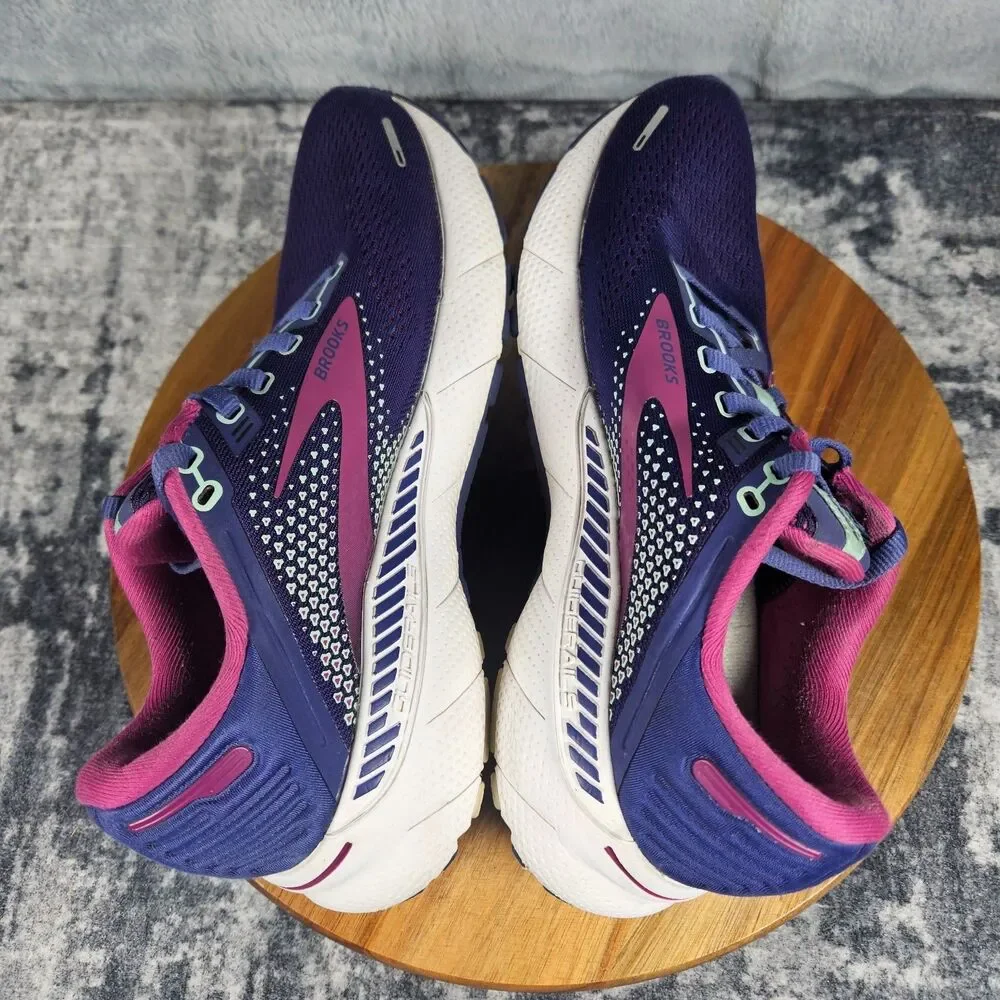 Brooks Adrenaline GTS 22 Womens Size 8 Purple Athletic Running Shoes Sneakers